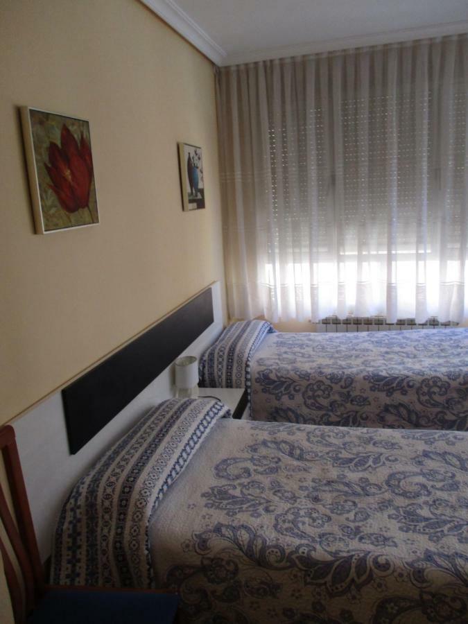 Hostal Becares Palencia Exterior foto